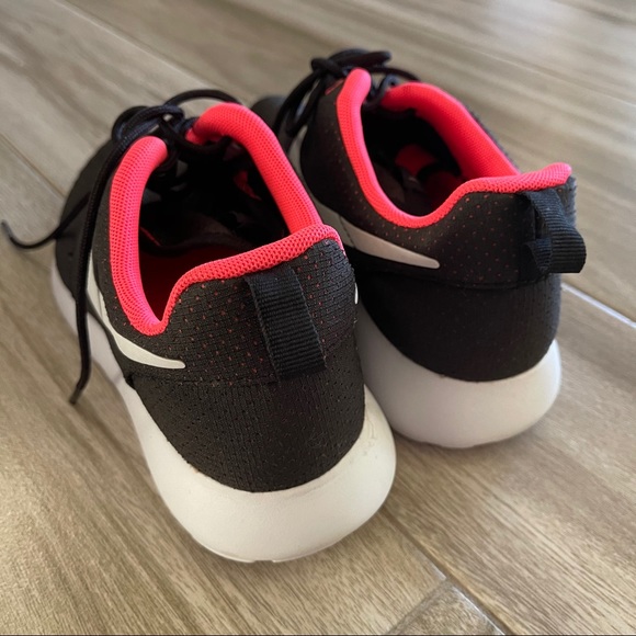 Nike running shoes - Picture 4 of 5